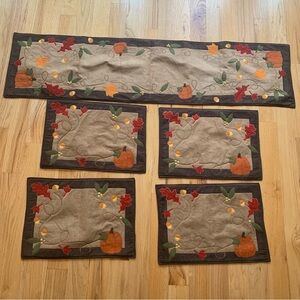 Fall leaves & pumpkin decorative table runner placemats set